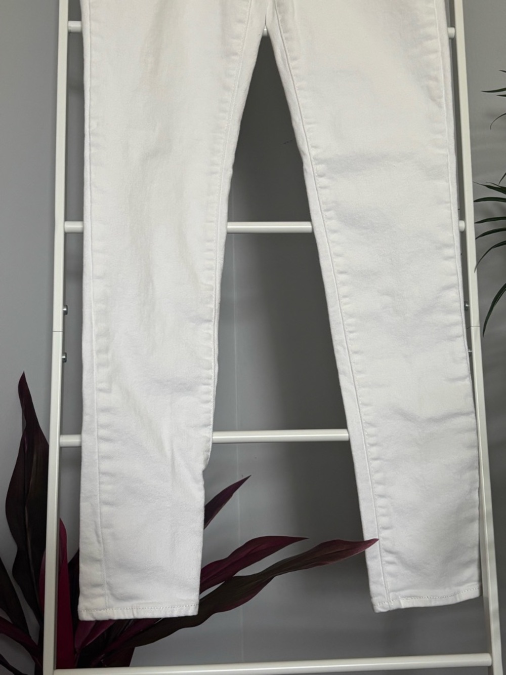Levi's 711 White Skinny Jeans for Women - Picture 7 of 16